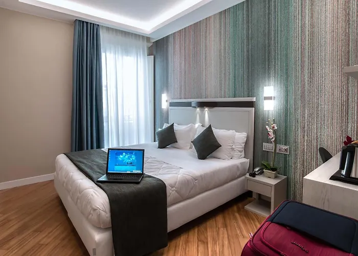 Отель Memphis 4*